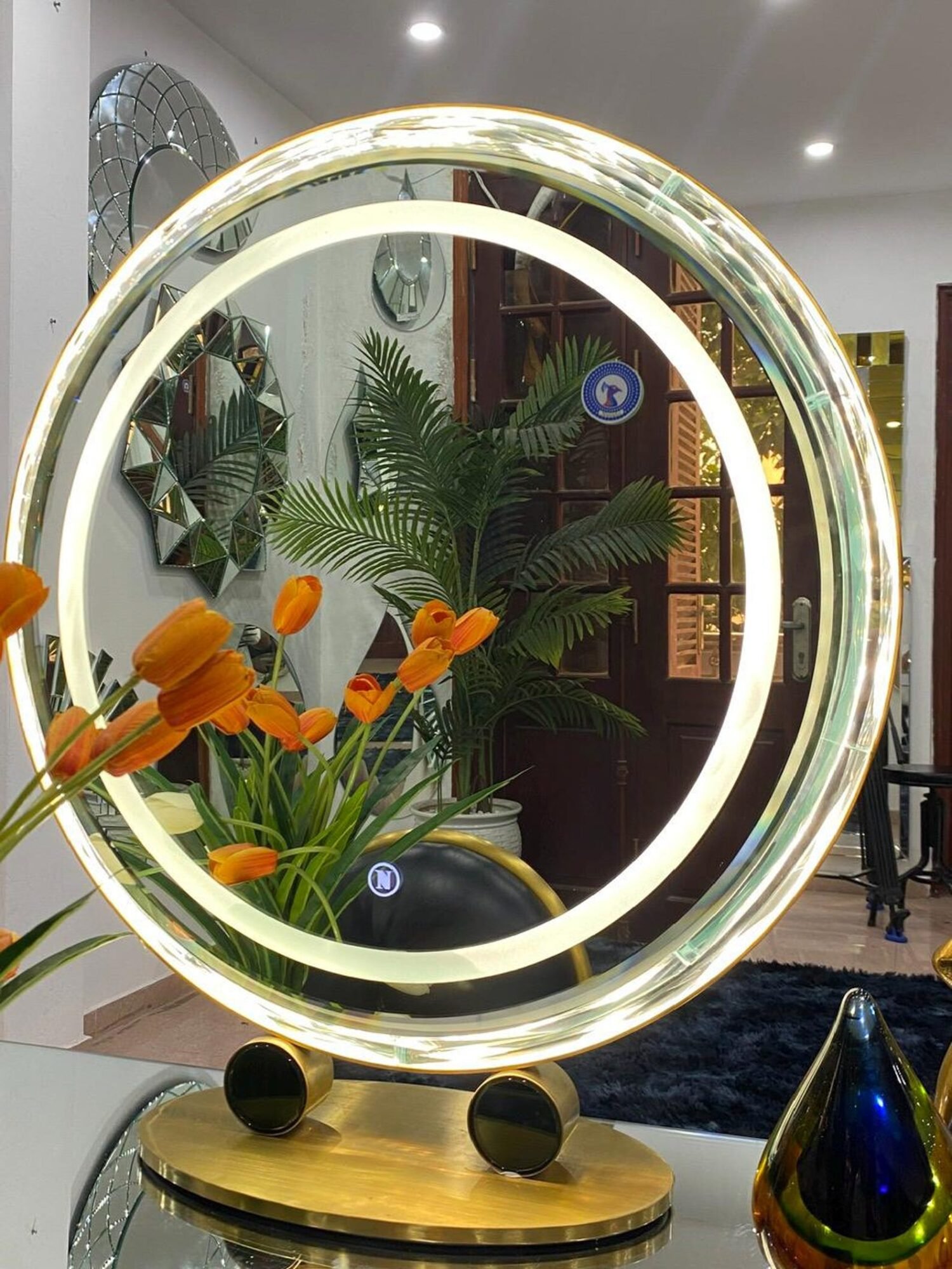 Vanity Mirror,Desktop makeup mirror with crystal LED frame,High-end crystal framed LED round mirror, crystal frame grinding for LED mirror